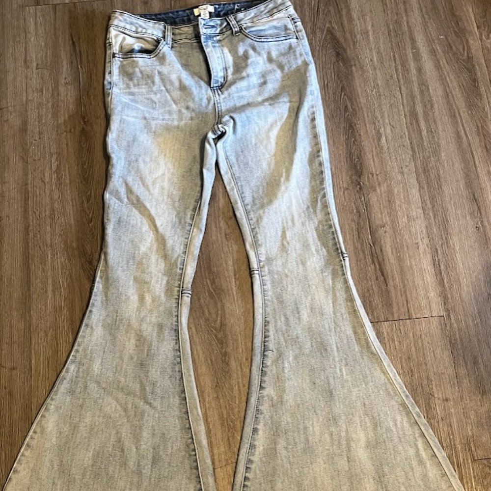Bellbottom Jeans